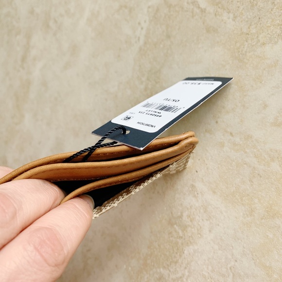 NWT Tommy Hilfiger Slim Card Holder - Tan and Beige - Picture 7 of 7